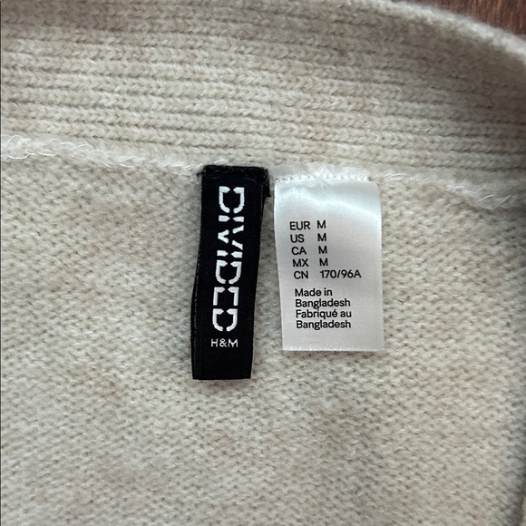 H&M Divided Women’s Boxy Oversized Wool Blend Cardigan Sweater, Size M - Picture 10 of 11